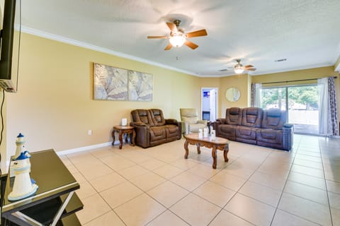 Crestview Vacation Rental: Day Trip to Destin! House in Crestview