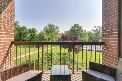 Cozy Laurel Condo w/ Pool Access ~ 20 Mi to DC! Apartamento in Laurel