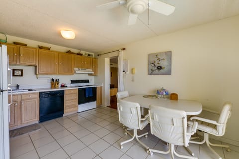 Atlantic City Area Vacation Rental w/ Pool Access! Apartment in Brigantine