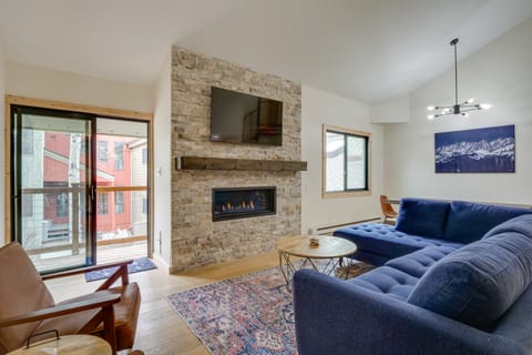 Sleek Retreat w/ Heated Pool: Near Keystone Resort Apartment in Keystone