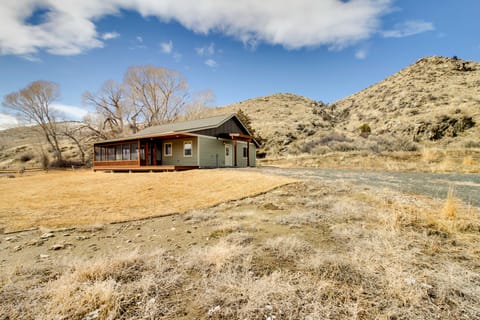 Beautiful Jefferson River Cabin w/ Mountain Views! Casa in Divide