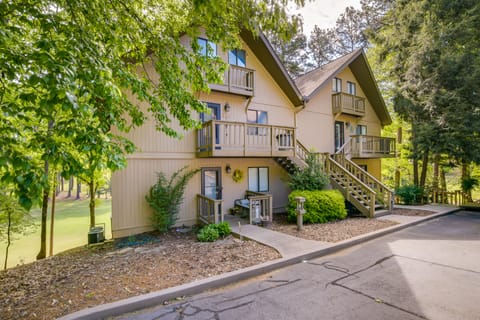 Keowee Key Condo Rental w/ Golf Course View! Apartment in Lake Keowee