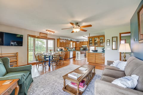 18 Mi to Table Rock Lake: Pet-Friendly Ozark Home! House in Arkansas