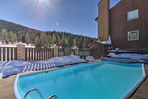 Copper Mtn Condo w/ Pool Access: Ski-In/Walk-Out! Apartment in Copper Mountain