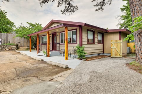 Eureka Springs Rental - Walk to Downtown! House in Eureka Springs