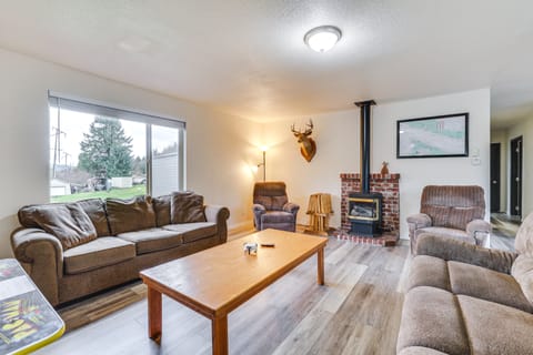 Olympic Peninsula Vacation Rental: 1 Mi to Water House in Washington