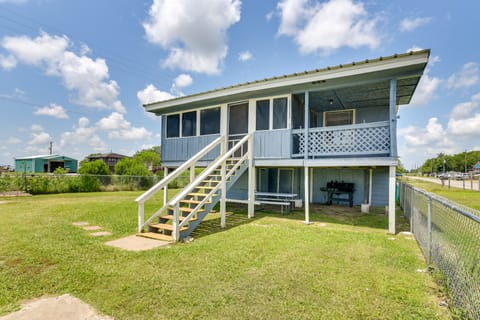 Texas Escape w/ Deck & Fenced-In Yard! House in Alvin