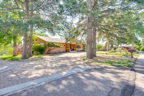 3 Mi to Garden of the Gods: Quiet Home w/ Hot Tub! House in Colorado Springs