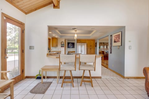 3 Mi to Garden of the Gods: Quiet Home w/ Hot Tub! House in Colorado Springs