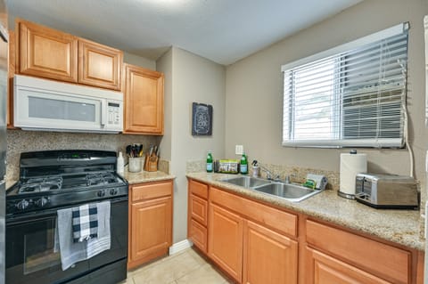 Inviting Poway Studio w/ Patio & Gas Grill! Apartment in Poway