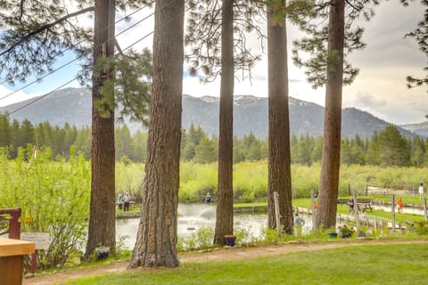 Pet-Friendly South Lake Tahoe Home: 2 Mi to Lake House in South Lake Tahoe