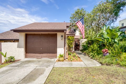 Leesburg Townhome w/ Deck: Walk to Downtown Apartment in Leesburg