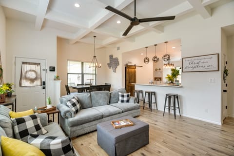 Updated New Braunfels Home w/ Fire Pit! House in New Braunfels