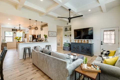 Updated New Braunfels Home w/ Fire Pit! House in New Braunfels