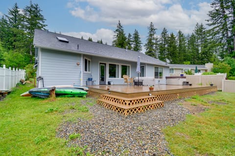 Lakefront Bremerton Vacation Rental w/ Hot Tub! House in Hood Canal