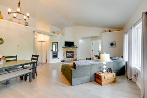 Lakefront Bremerton Vacation Rental w/ Hot Tub! House in Hood Canal