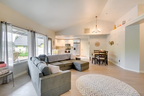 Lakefront Bremerton Vacation Rental w/ Hot Tub! House in Hood Canal