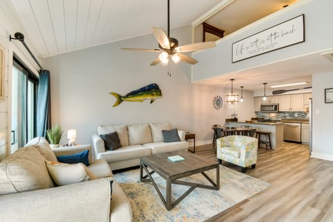 Orange Beach Condo w/ Dock: Boater's Paradise! Apartment in Orange Beach