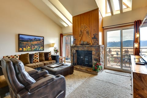 Cozy Silverthorne Condo w/ Balcony + Mtn Views! Apartment in Wildernest