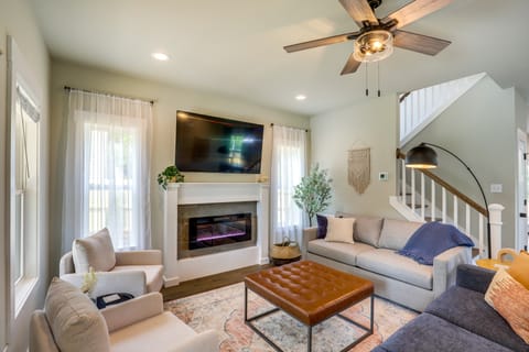 Getaway w/ Fire Pit: 3 Mi to River Arts District! House in Asheville