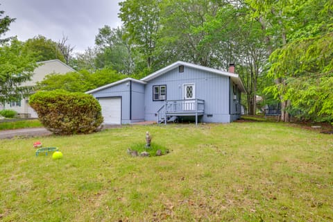 Tobyhanna Vacation Rental: Game Room & Trampoline! House in Coolbaugh Township