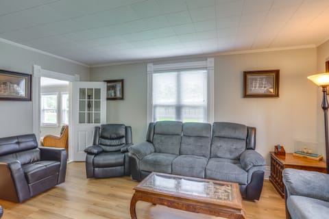 Welcoming Port Clinton Vacation Rental! House in Lake Erie