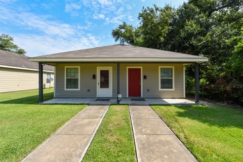 Lovely Lake Charles Duplex in Central Location! Apartment in Lake Charles