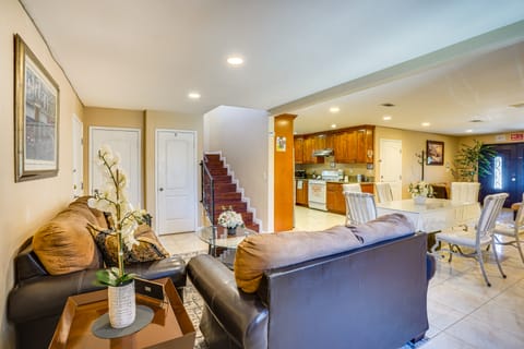 Westminster Apartment Near Beaches & Theme Parks! Apartment in Westminster