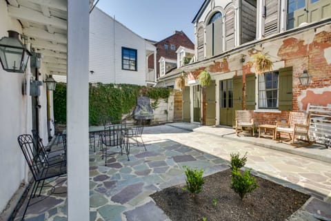 Modern New Orleans Studio on Bourbon Street! Apartment in Faubourg Marigny