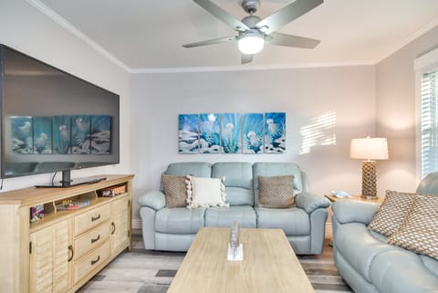 Indian Rocks Beach Retreat: Walk to Beaches! Apartment in Indian Rocks Beach