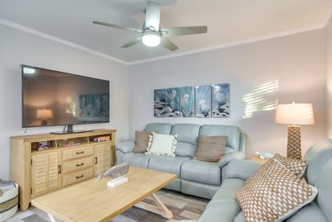 Indian Rocks Beach Retreat: Walk to Beaches! Apartment in Indian Rocks Beach