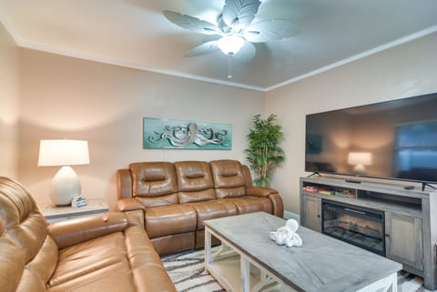 Indian Rocks Beach Escape: Beach Gear, Near Ocean! Apartment in Indian Rocks Beach