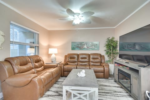 Indian Rocks Beach Escape: Beach Gear, Near Ocean! Apartment in Indian Rocks Beach