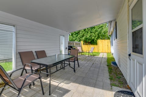 Quiet Home: Yard, Patio, Near Downtown Burlington House in Burlington