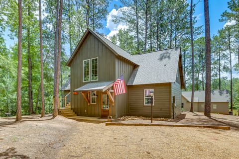 Charming Eclectic Vacation Rental w/ Beach Access! Cottage in Lake Martin