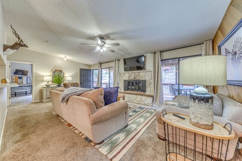 Alto Oasis: Community Pool, Fireplace & Grill! Apartment in Alto