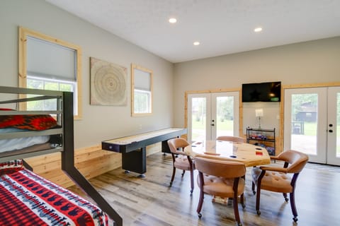 Fire Pit + Hot Tub: Family Cabin in Seiverville! House in Sevier County