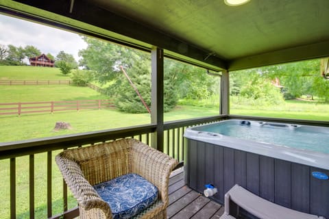 Fire Pit + Hot Tub: Family Cabin in Seiverville! House in Sevier County