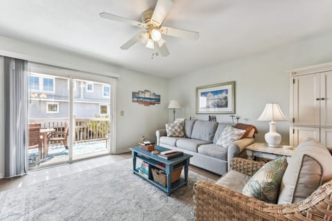 Fernandina Beach Vacation Rental: Steps to Beach! House in Fernandina Beach