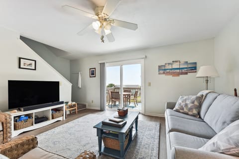 Fernandina Beach Vacation Rental: Steps to Beach! House in Fernandina Beach