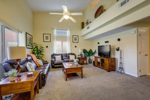 Mesquite Condo w/ Community Pool & Hot Tub! Apartment in Mesquite