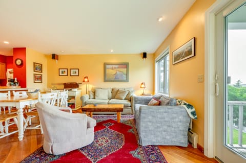 Burke Mountain Vacation Rental: Ski-In/Ski-Out! Apartment in Burke