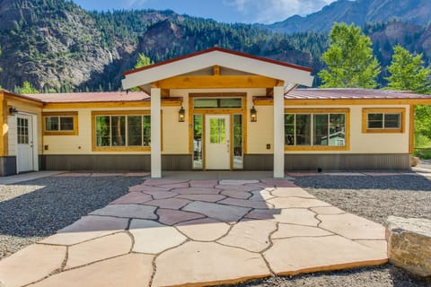 Riverfront Ouray Vacation Home ~ 1 Mi to Downtown! House in Ouray