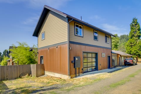 Modern White Salmon Apartment, Steps From Town Apartment in White Salmon