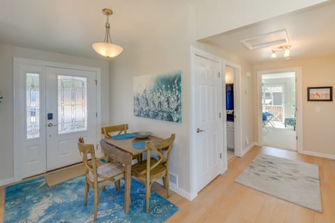 Stunning Home in Coupeville w/ Deck + Beach Access House in Whidbey Island