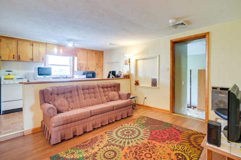 Cozy Fairfield Escape Near Historic Sites Cabana in Fairfield