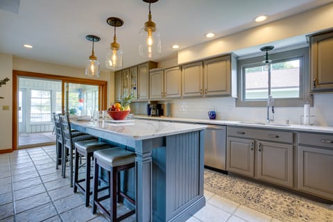 Lakefront Syracuse Home w/ Deck & Private Dock! House in Indiana