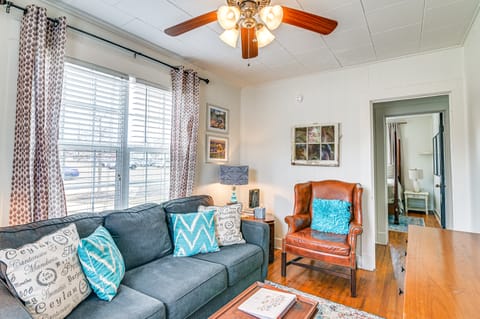 Charming Abode ~ 2 Mi to Mississippi State Campus! Apartment in Starkville