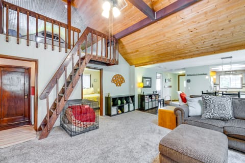 Pet-Friendly Ocean Park Rental w/ Outdoor Fire Pit House in Ocean Park