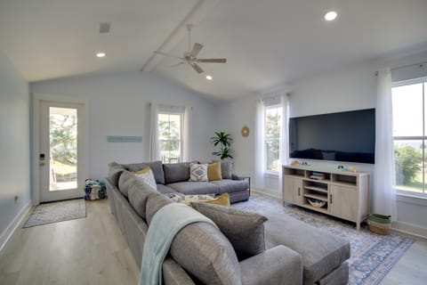 Sunny Gulfport Vacation Rental: Walk to Beaches! House in Gulfport